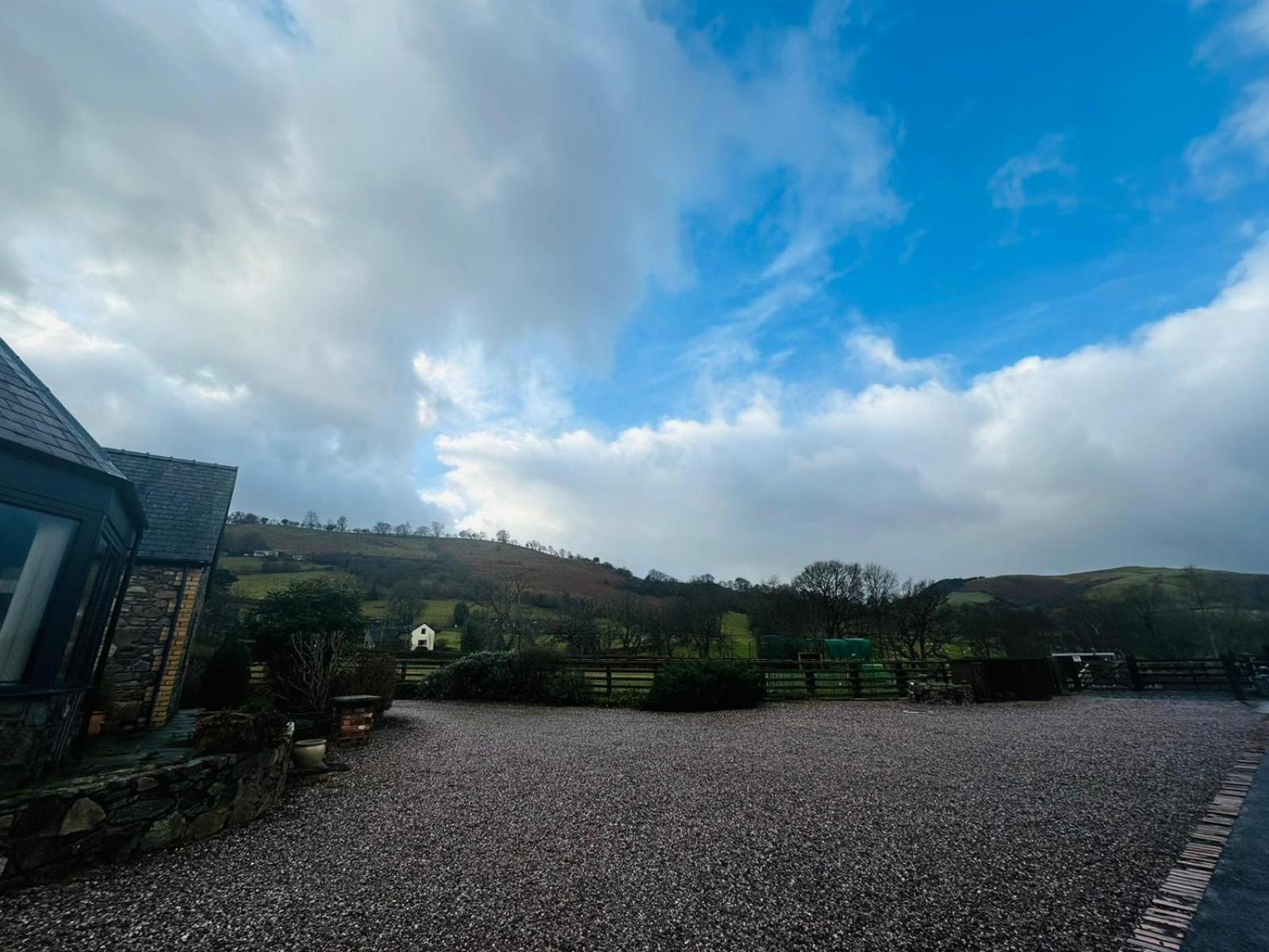 The Retreat Villa Llanrhaeadr-ym-Mochnant Buitenkant foto